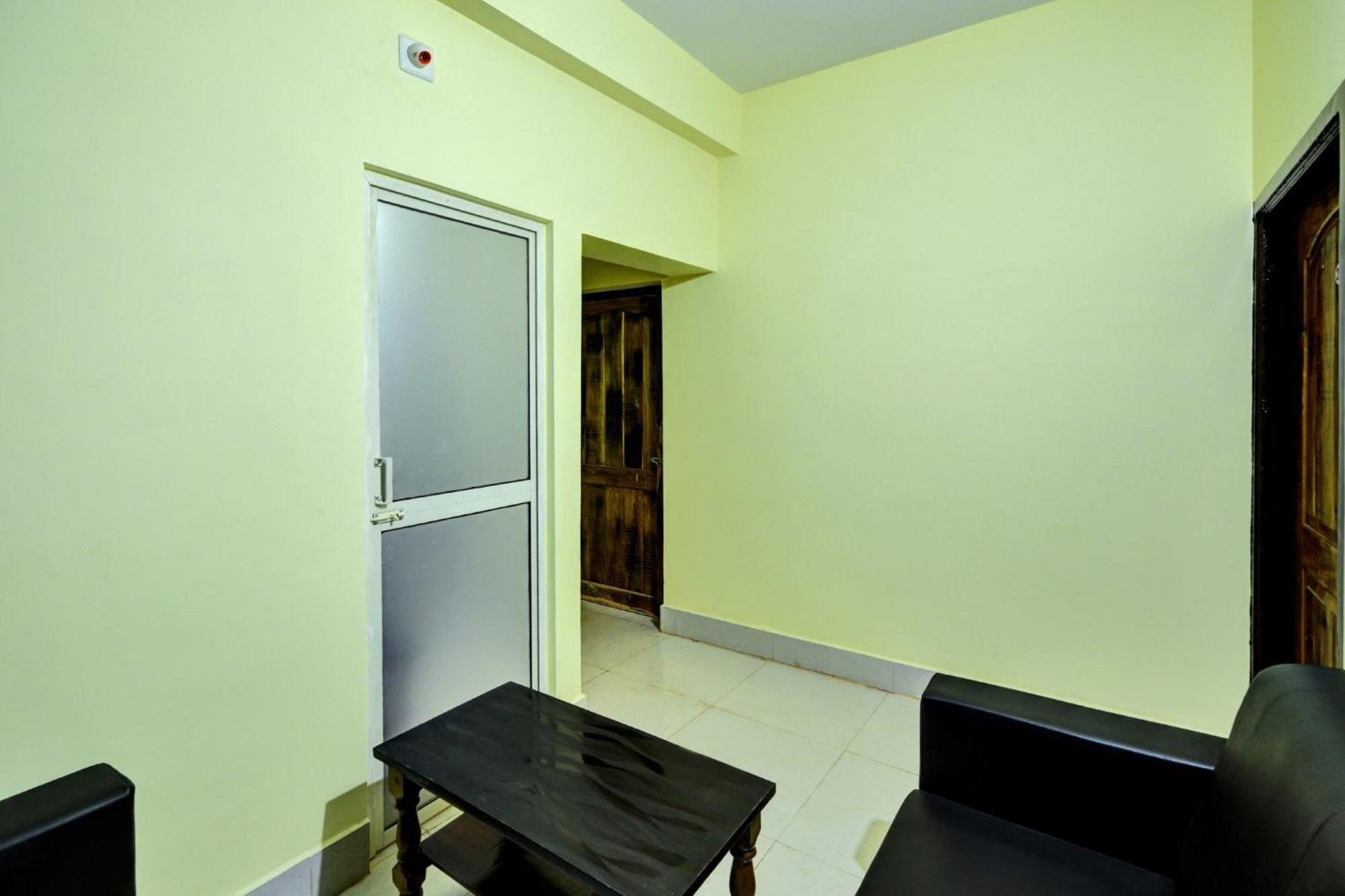 Oyo Flagship 81058 Royal Regalia Hotel Bhubaneswar Exterior foto