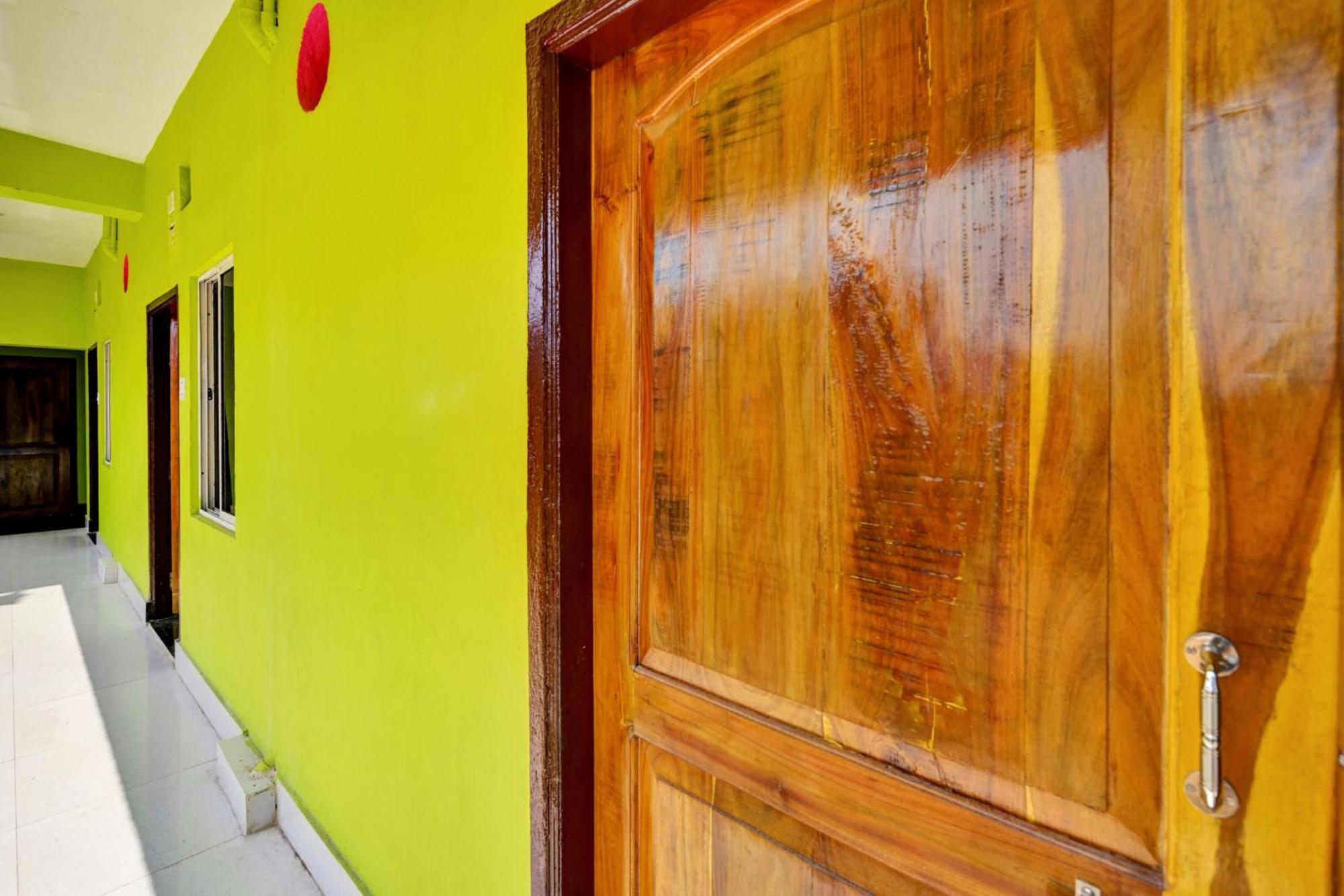 Oyo Flagship 81058 Royal Regalia Hotel Bhubaneswar Exterior foto