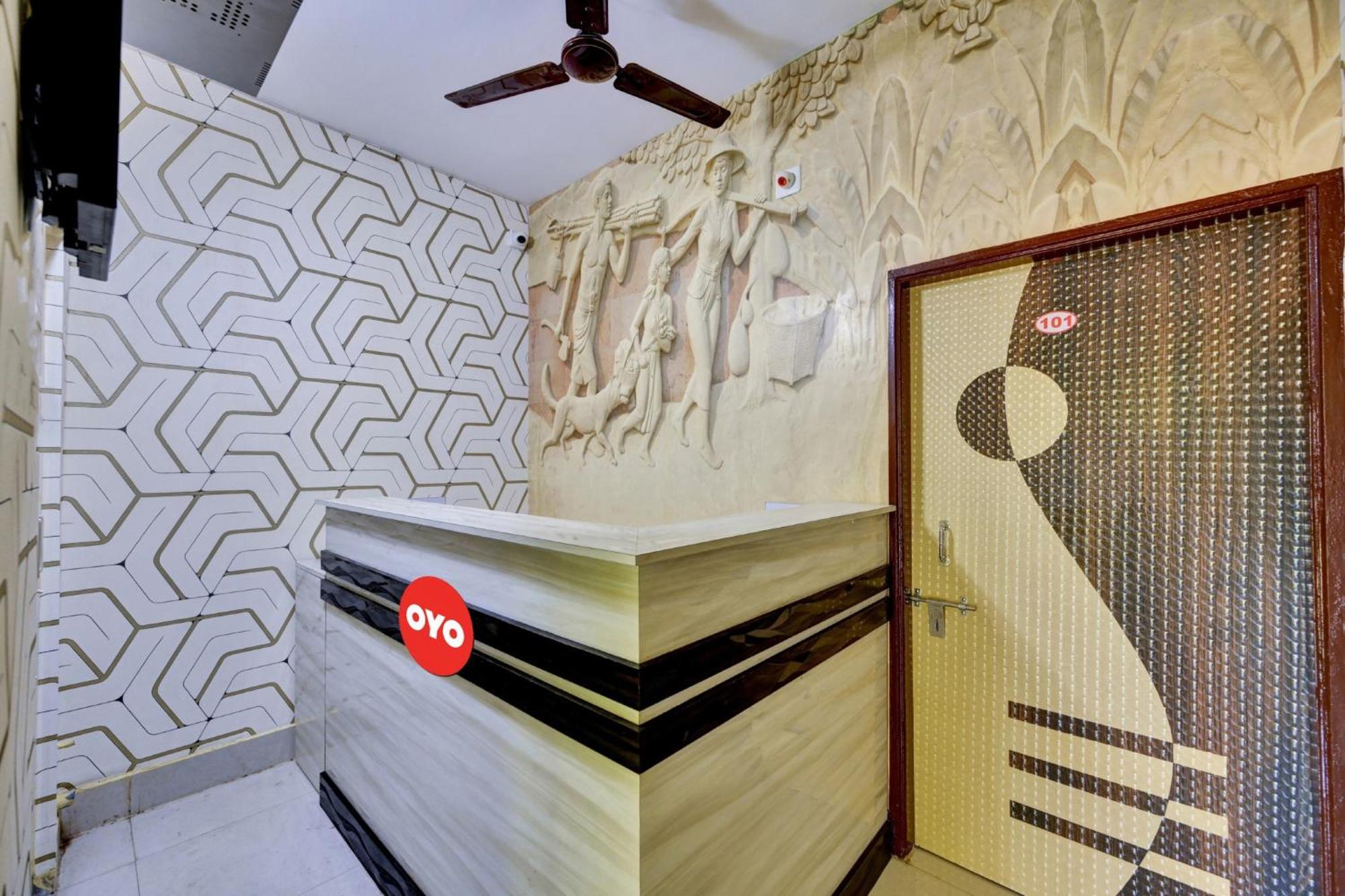 Oyo Flagship 81058 Royal Regalia Hotel Bhubaneswar Exterior foto