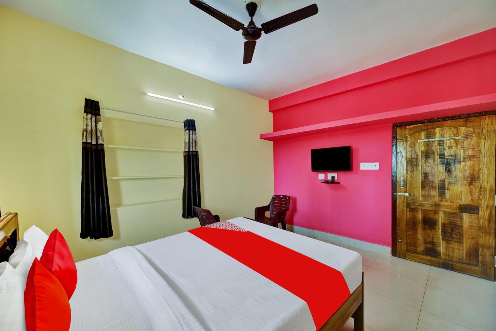 Oyo Flagship 81058 Royal Regalia Hotel Bhubaneswar Exterior foto