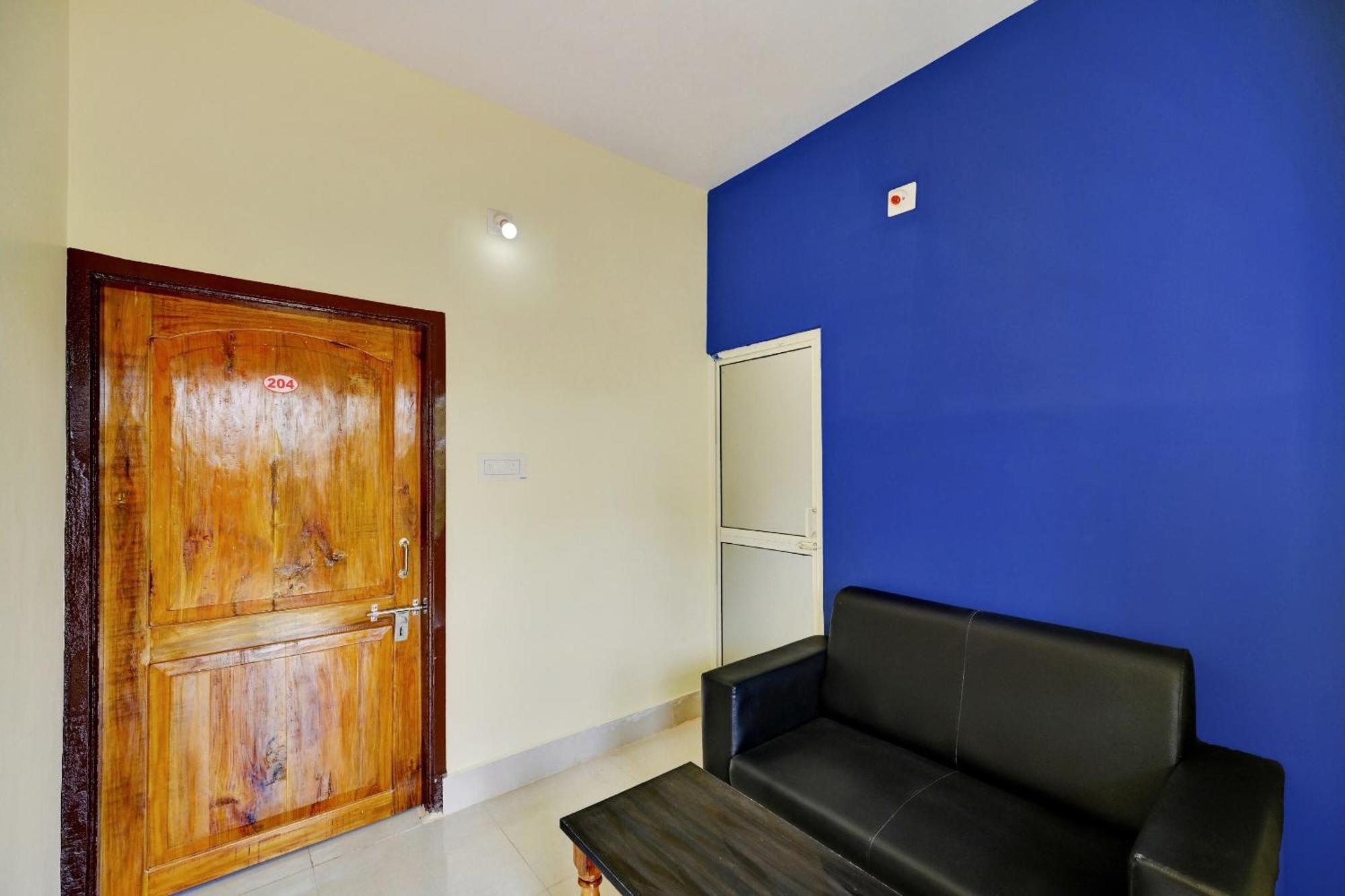 Oyo Flagship 81058 Royal Regalia Hotel Bhubaneswar Exterior foto